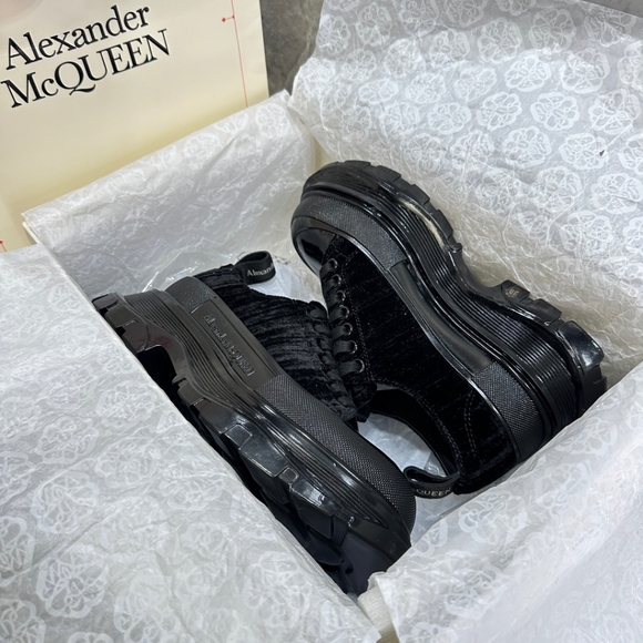 Alexander McQueen Women's Black Sneakers - Picture 3 of 8